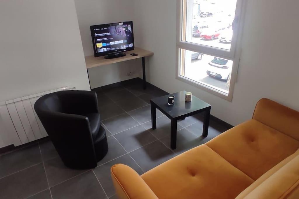 Appartement Hyper Centre Mayenne Exterior photo